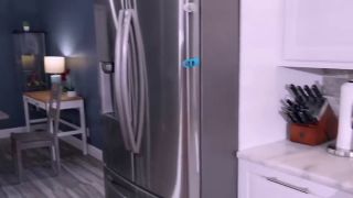 Ariana Grande's Assistant Gets Unbelievable Gift! Must-See F-2