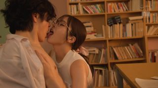 6000KbpsFHD MIDV-855 いつも標準語のひなの先生、欲情すると方言淫語で痴女ってきて僕の恋人が近くにいても14発搾精させてくる巨乳女教師 博多弁卑語NTR 九野ひなの-1
