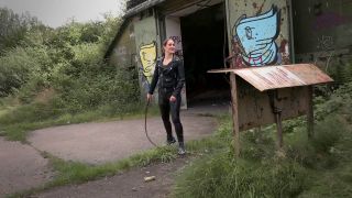 FEMDOMFOTO - Whiper - First Flick And Target Trainings (German).-7