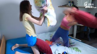 Pillow Fight Over Foot Size Compare And Measurement (BIG Feet, Gilr On -3