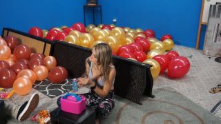 Custom Fetish - Madison Preps Balloons BTS No Sound - Fetish-4