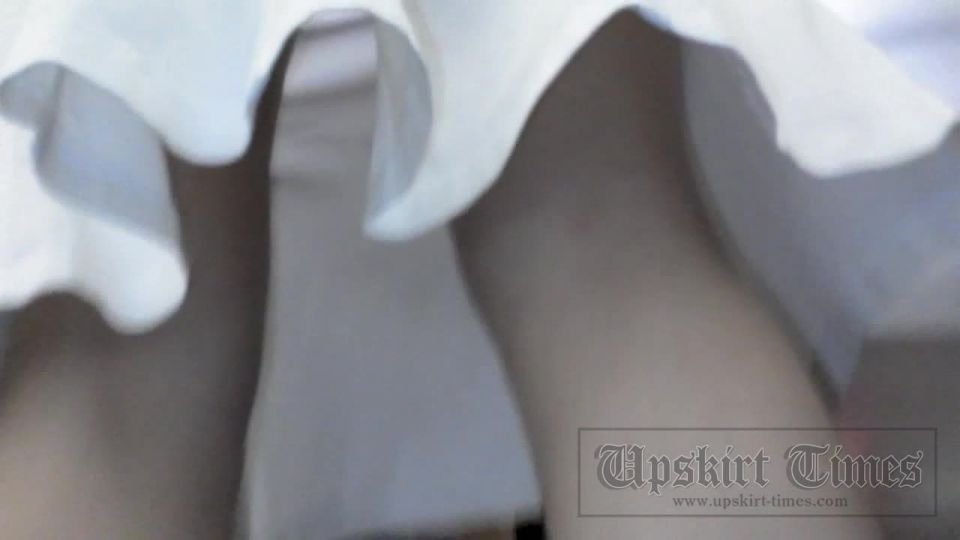 Amateur Upskirt Action 978