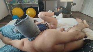 Muceas - Romantisches Vorspiel eines Amateurpaares im Schlafzimmer. Erotische Massage eines heißen Paares mit-3