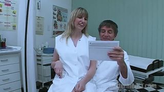 Private patient Cora fisted by the clinic boss Latex!-0