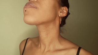 Neck fetish love (Ebony porn)-8
