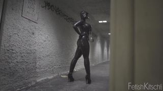 Miss Kitsch - Tunnel Vision - Latex-4