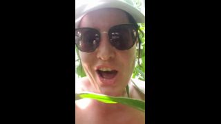 [K2S.CLUB] JulieEroticDress - Squirt auf Maisfeld - HD 720P-5