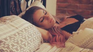 7660 Lili F A Play 1080p-4