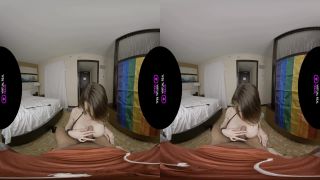 Casey Kisses VR Hotel V Shemale-1