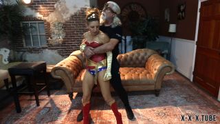 Hardcore porn Lora Cross Wonderwoman Struggles In Boots  Lora Cross -1