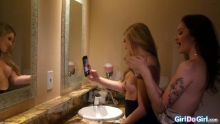 6297 Two Gfs Seduce And Lick A Straight Girl-1