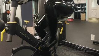 vicky d pbAnaerobic training with gasmask and 3l rebreather bag-2