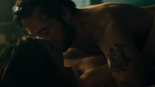 Sabrina Reiter - Spuren des Bosen s01e08 (2019) HD 720p - [Celebrity porn]-6