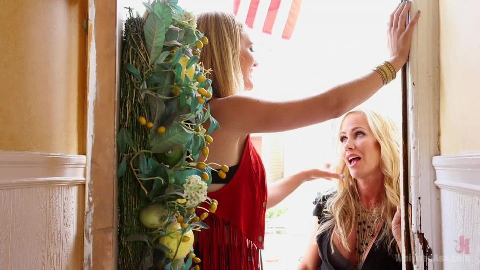 Girls Weekend! A Lesbian Stepmother and Daughter Feature...