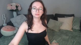 Hot Webcam Models Showing Erotic Poses & Seductive Scenes Li-2