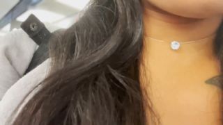Flora Farrell - Mutprobe - Ich lass mein Toy im Flugzeug von einem Fremden steuern 1080P - Amateur-1