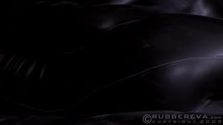 2009 Total Black Rubber Enclosure Fucking Part 02.-9