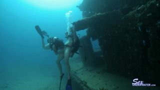 SexUnderwater e0494 Deep Wreck BJ (mp4)-7