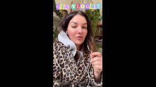 giaisabellaxx H265 2023-02-27 just flapping my lips thinking of u this cold monday morning  i always forget how muc-1