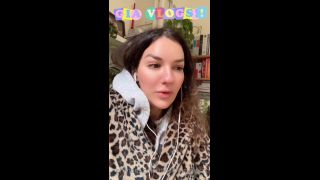 giaisabellaxx H265 2023-02-27 just flapping my lips thinking of u this cold monday morning  i always forget how muc-5