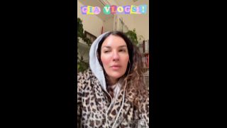 giaisabellaxx H265 2023-02-27 just flapping my lips thinking of u this cold monday morning  i always forget how muc-8