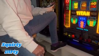 [K2S.CLUB] Squirtydirty - Glücksstrahl und Glückssträhne im privaten Casino - HD 720P-2