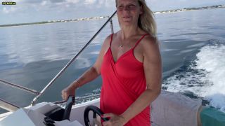 Sweet Susi NRW - Nackt Boot Fahren 1080P - Mdh-1