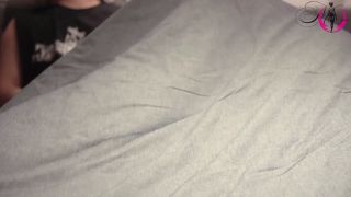 7198 Watching Netflix with her Stepbrother, she Started Squir...-1