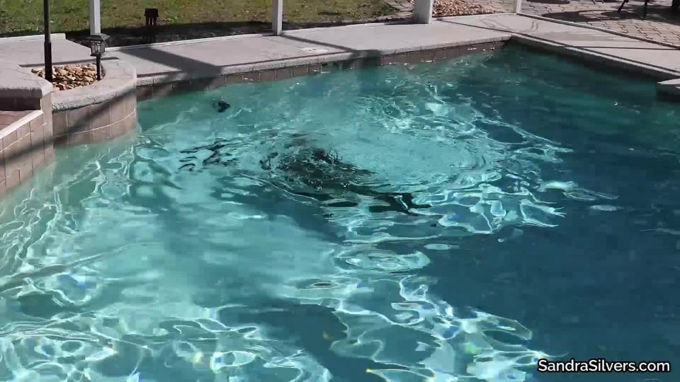 free video 4 SandraSilvers – Sandra Green Rubber in Pool | did | milf porn custom fetish