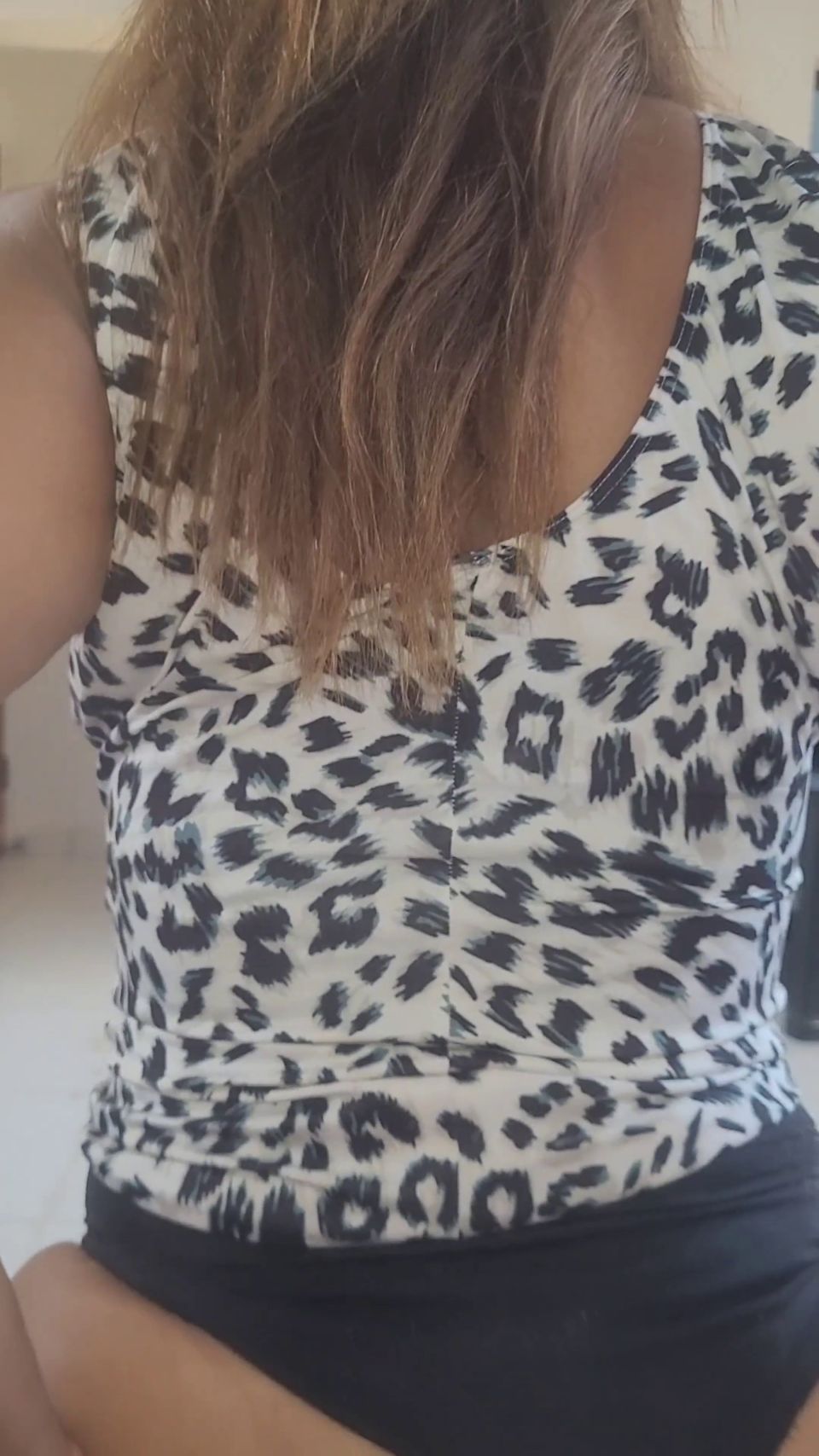 Teenage Girl Has Her Asshole Blown By A Mature Lady.