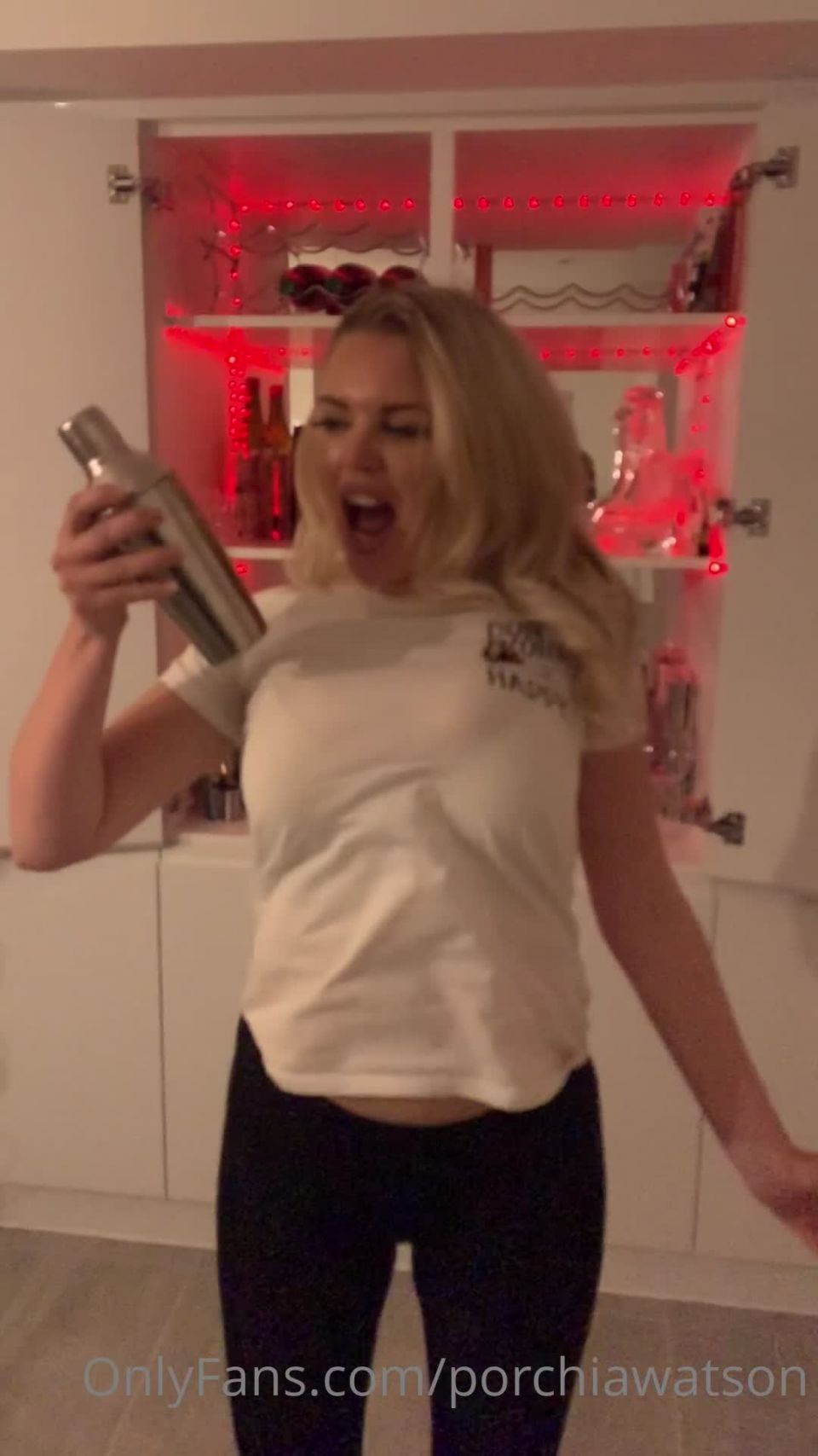 Porchiaxx - porchiawatson () Porchiawatson - selfie saturday cocktail why the fuck not who thinks we need a top less v 22-05-2021