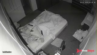 [Sleeping.Porn] Chubby blonde is trying to sleep with headphones in her ears-3