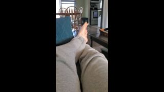 Sloans Paws Sloans Paws aka sloan_paws - 04-02-2020 OnlyFans Video - Watch me wiggle my toes and stretch my soles while I watch tv  Mindhunter season video fetish-3