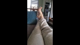 Sloans Paws Sloans Paws aka sloan_paws - 04-02-2020 OnlyFans Video - Watch me wiggle my toes and stretch my soles while I watch tv  Mindhunter season video fetish-8