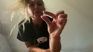 b findom  Giantess shrunken man in sweaty foot custom.,  on feet porn -2