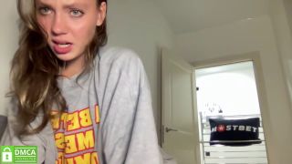 Onlyfans/Fansly - Angel From Sky Licks That Dildo Like a Lollipop 720p - 2026 - 2025-0