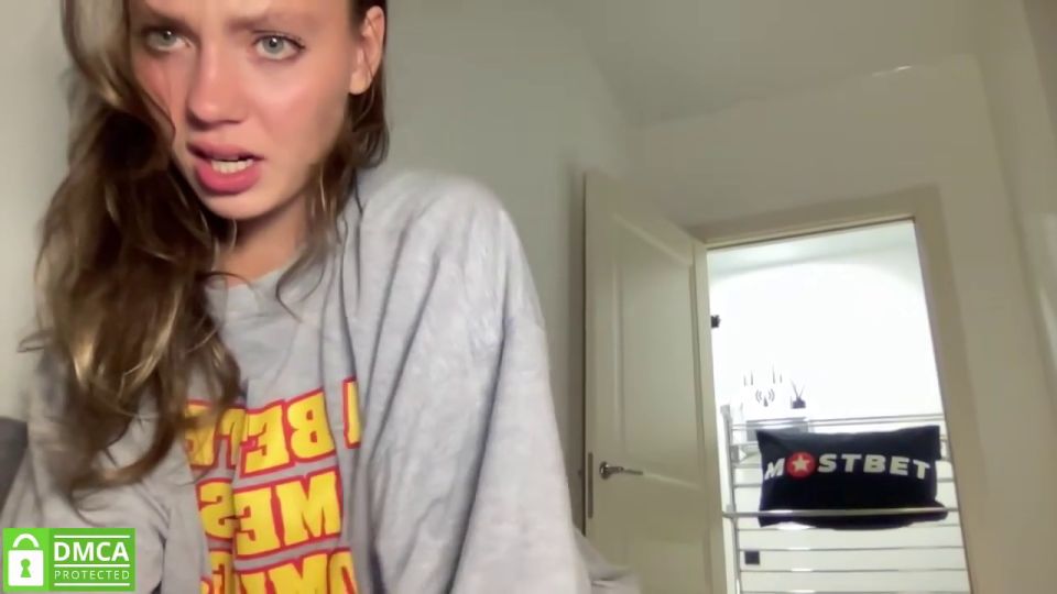 Onlyfans/Fansly - Angel From Sky Licks That Dildo Like a Lollipop 720p - 2026 - 2025