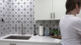 [K2S.CLUB] Yoga Bella - sitter becomes urinal - FullHD 1080P-4