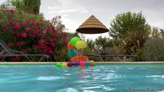 FetiliciousFans SiteRipPt 1Inflatable Wig at the Pool-9