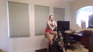 brittibratti 2023-07-14 Stream started at 07142023 0100 pm  Morning Workout-5