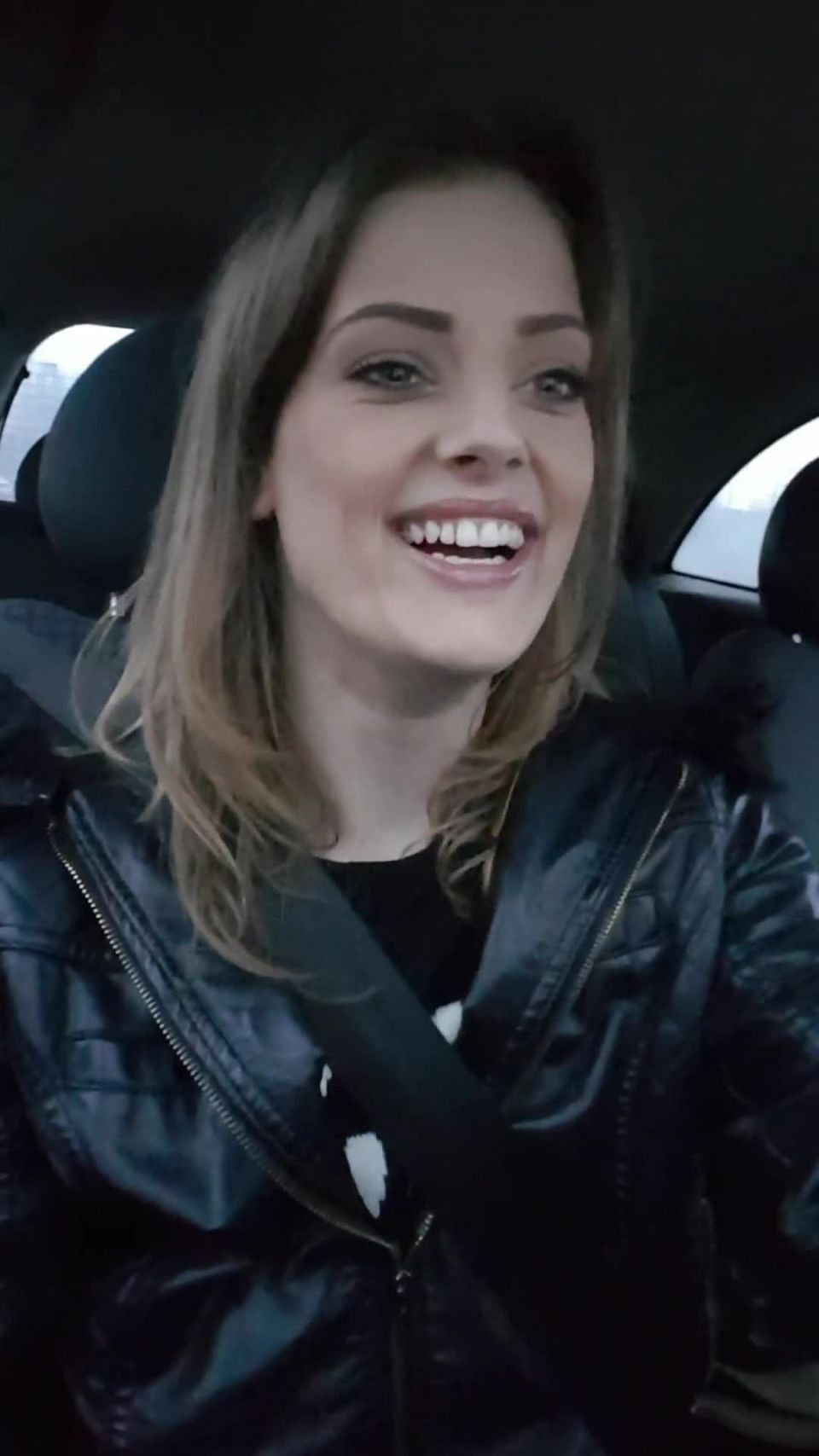 LottiiRose Lottiirose - ever wanted to hear me chat shit on my car journey home well heres a min video fair p 19-03-2017