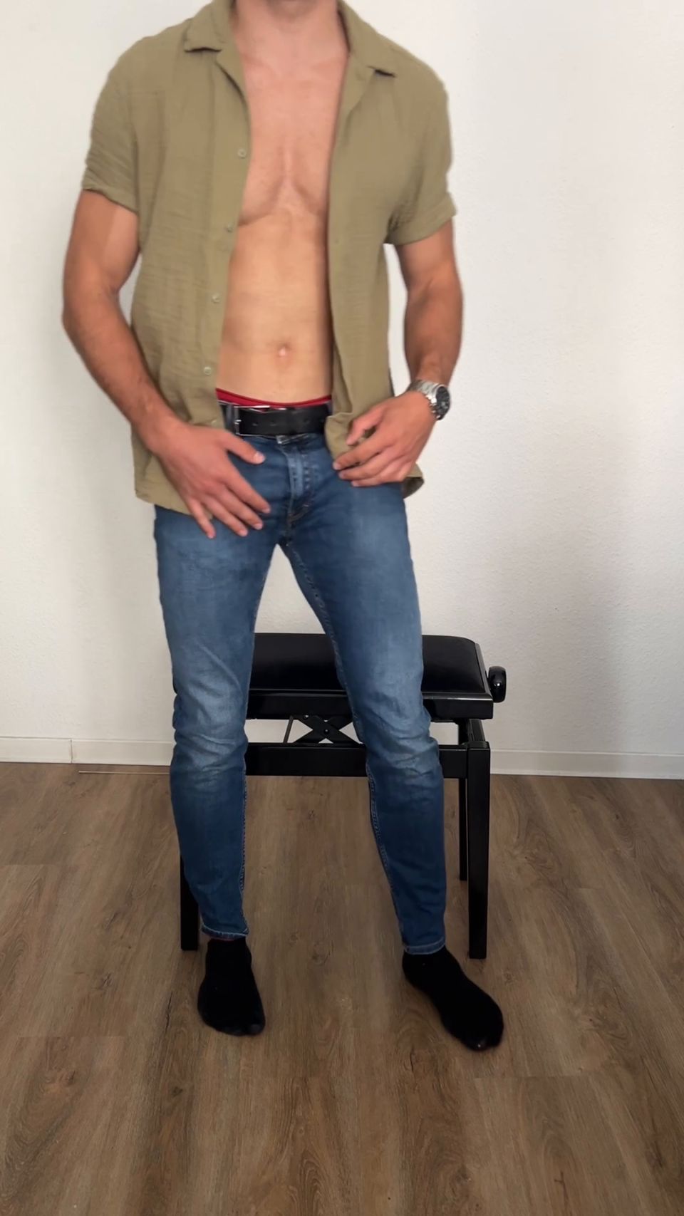 Athleteballbusting Squeeze That Ballsack Ballabuse (Femdom porn)