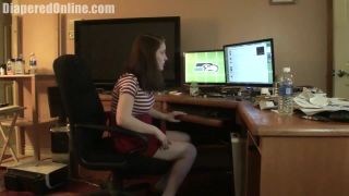 Diaperedonline2Taylor P Taylor Masturbating to Porn on Computer-1