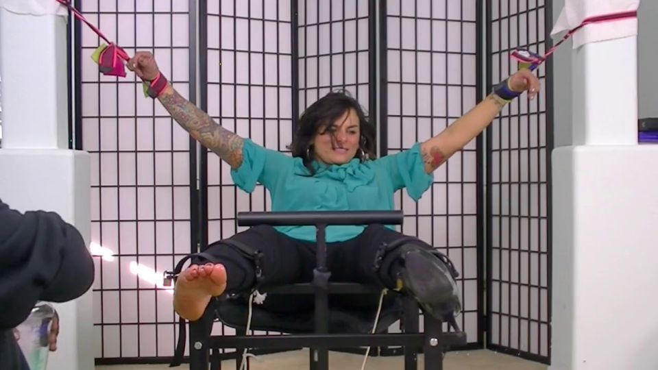 Hot Feet Off The Street 13 TickleHotness Shana Mac (Fetish porn)
