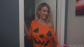online porn video 32 Gigi Dior - Stepmom Get's A Spooky Surprise & Squirts (SD) - fetish - femdom porn cerita femdom-1