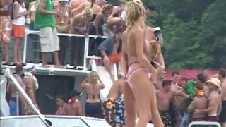 adult clip 12 amateur cam videos Girls Going Crazy #20, big boobs on public-7