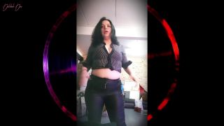 Delilah Dee - Burping (While Shutting Up) in my Messy Garage-9