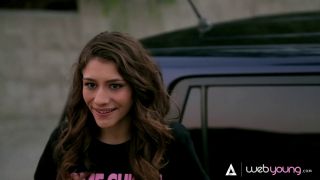 Crazy fan rebel lynn finds a way to get a torrid 1on1 wit...-1