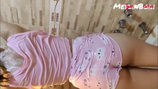 [GetFreeDays.com] CASTING VECINA COLEGIALA FOLLANDO EN PIJAMA Y EN LA DUCHA CON SU VECINO Adult Stream October 2022-9