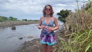 Brunette Milf There’s A Kink For That featuring Suzy Wylde “DIY A Bubble Wrap Dildo”-1